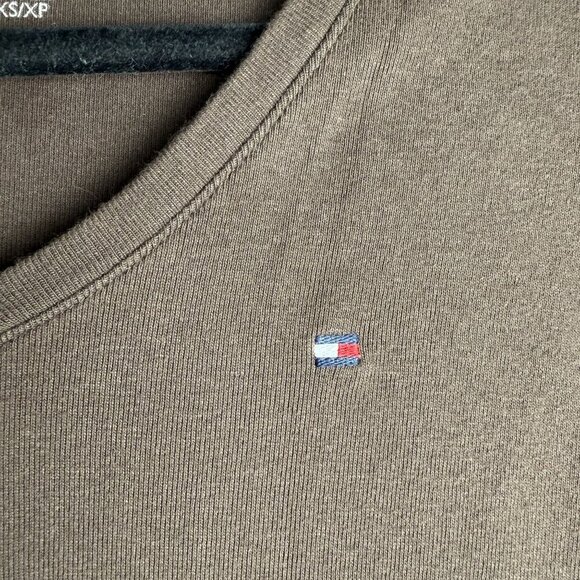 Tommy Hilfiger Tee Womens 2007 Basic V Neck Chocolate Brown Size XS - Picture 3 of 6